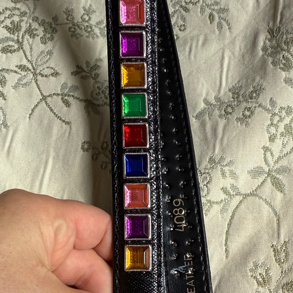Black Leather Belt with Silver Buckle and Multicolor Accents Vintage Small. - Picture 11 of 17